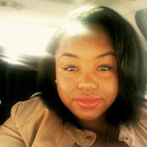 Meet your Posher, Carey